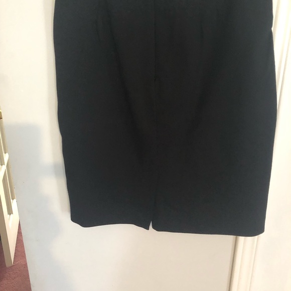 Talbots black leader skirt - Picture 3 of 3